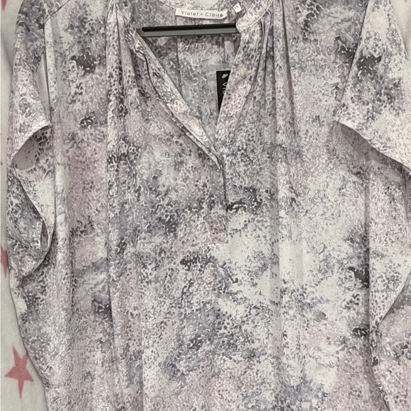 Violet & Claire Tops - Violet & Claire 1X Women's Lavender and Gray Printed V-Neck Blouse